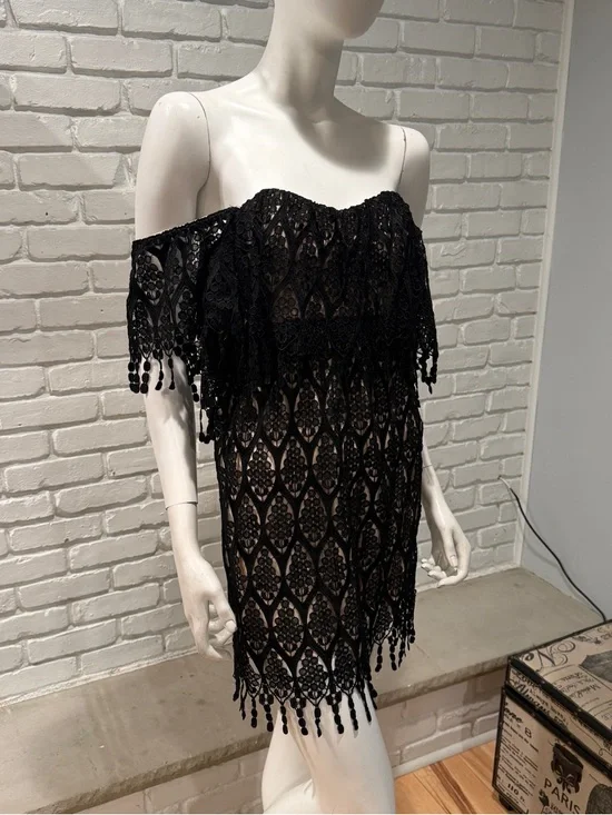 Stone Cold Fox Black Off Shoulder Fringe Boho Embroidery Lace Mini Festival IOWA - Picture 5 of 14